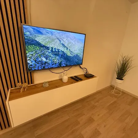 Center Apartment *