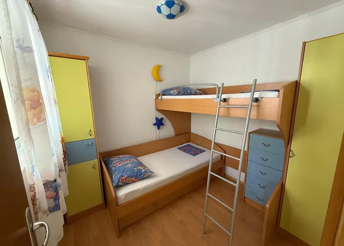 Center Apartment *