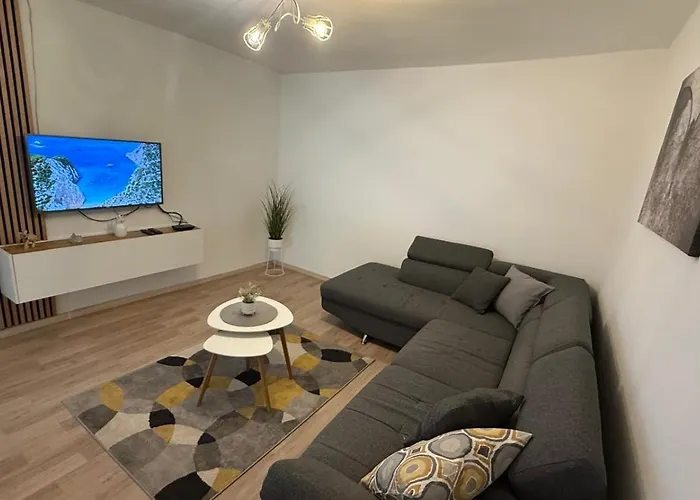 Center Apartment *